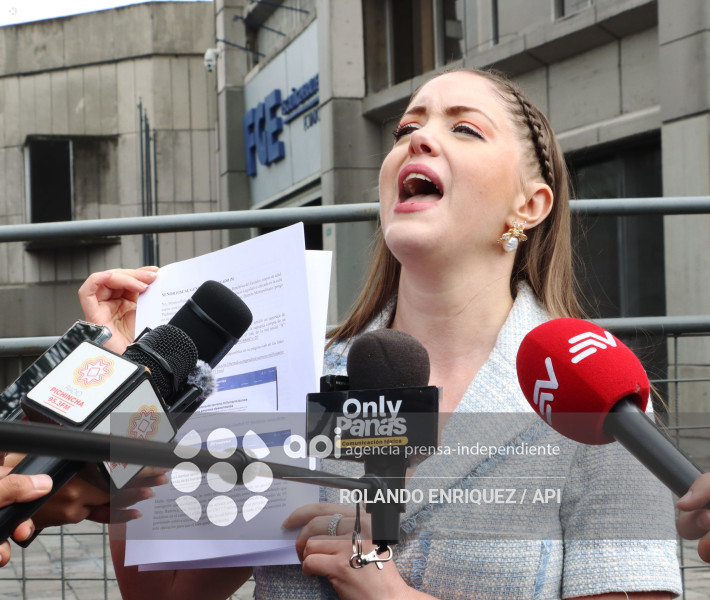 MONICA PALACIOS NOTICIA CRIMINIS GELLIBERT