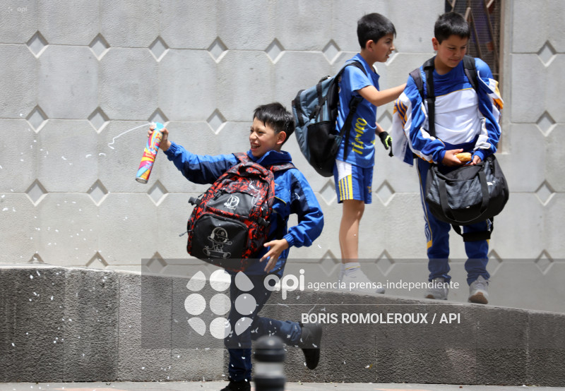 CUENCA-CARNAVAL-ESTUDIANTES