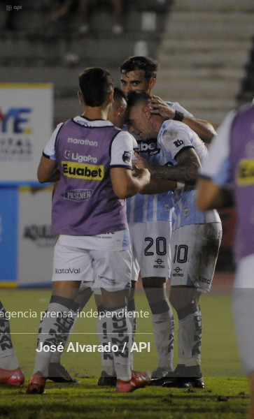 FBL-NOCHEGUAYAQUILCITY