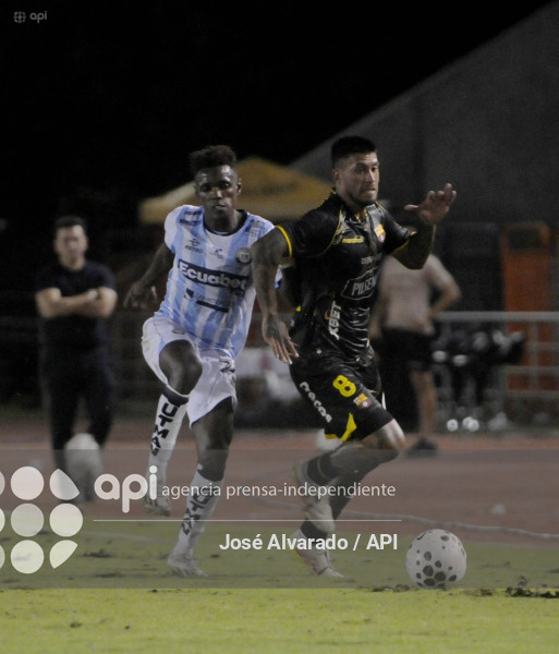 FBL-NOCHEGUAYAQUILCITY