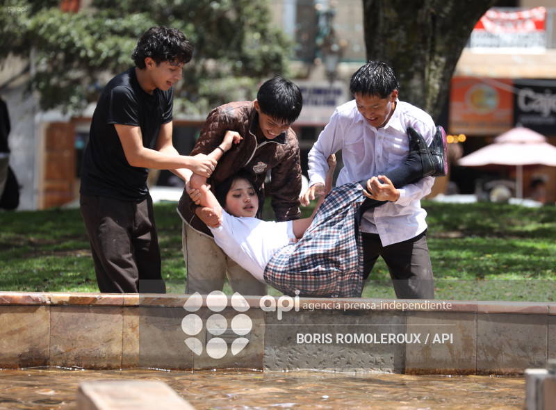 CUENCA-CARNAVAL-ESTUDIANTES