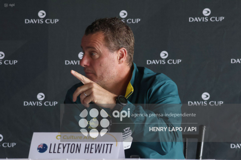 CAPITANES COPA DAVIS