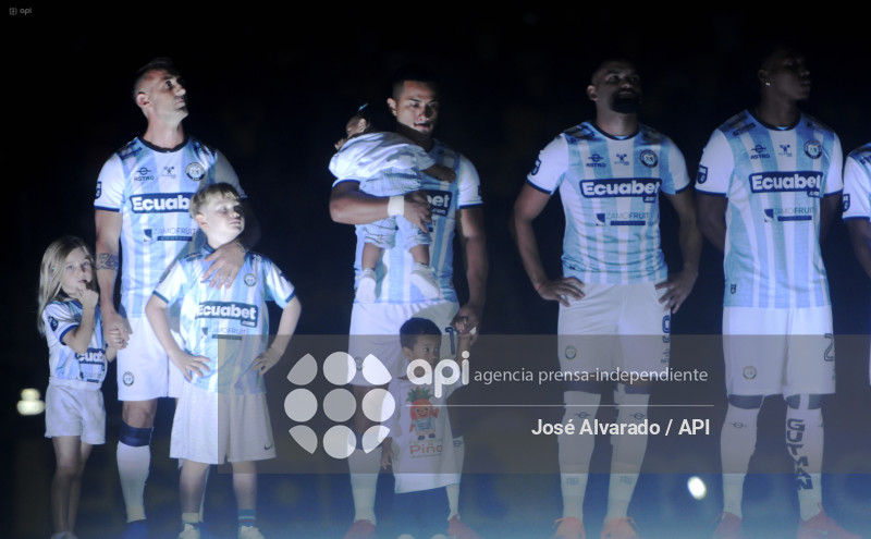 FBL-NOCHEGUAYAQUILCITY