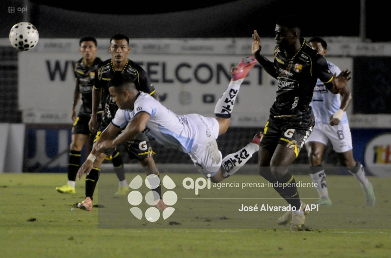 FBL-NOCHEGUAYAQUILCITY