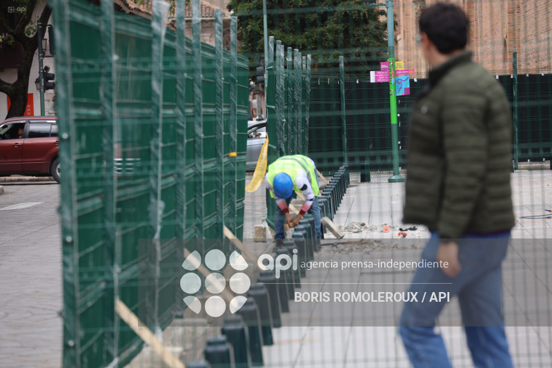 CUENCA-VALLAS PARQUE CALDERON-CAMBIO PISO