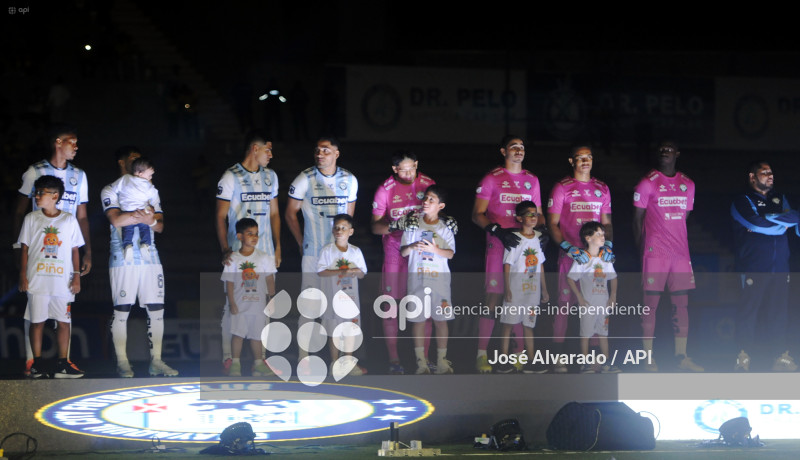 FBL-NOCHEGUAYAQUILCITY