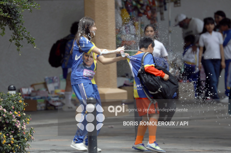CUENCA-CARNAVAL-ESTUDIANTES