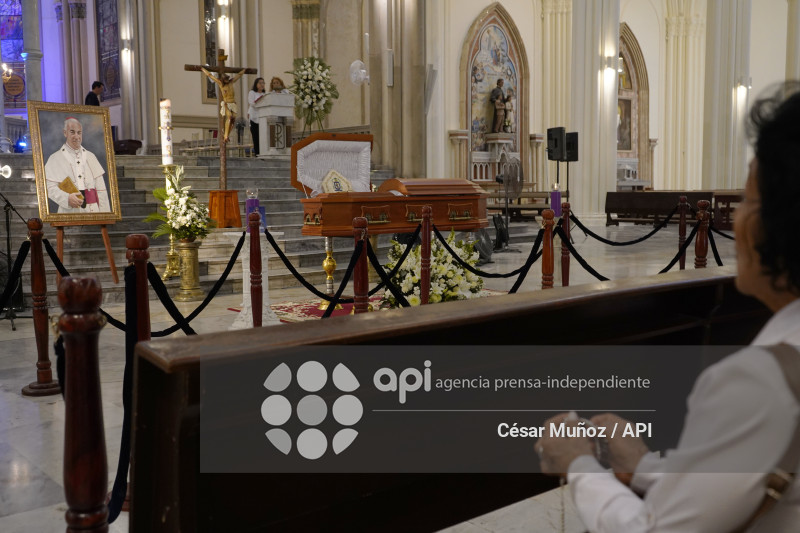 GYE-VELORIO MONSENOR ARREGUI