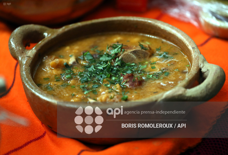 CUENCA-LANZAMIENTO-MOTE PATA MAS GRANDE DEL MUNDO