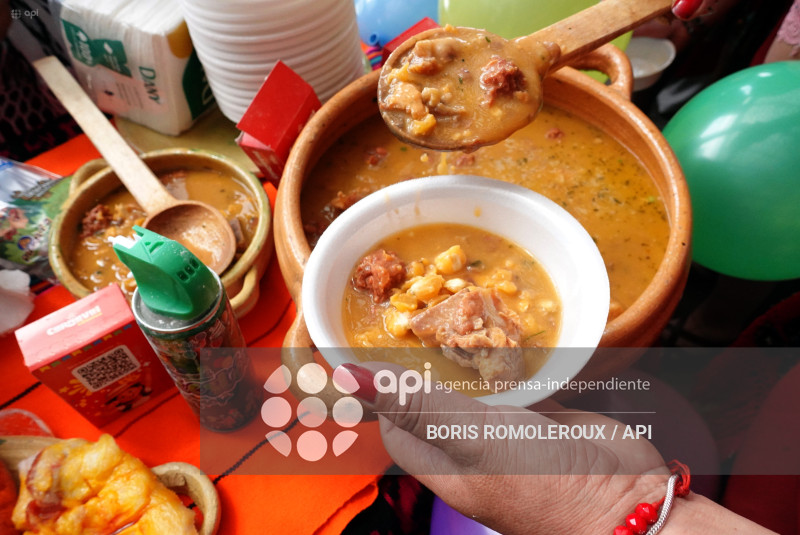 CUENCA-LANZAMIENTO-MOTE PATA MAS GRANDE DEL MUNDO