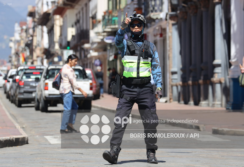 CUENCA-AGENTES TRANSITO