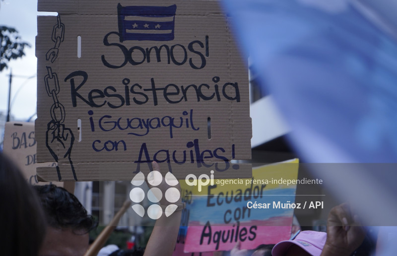 GYE-MARCHA APOYO AQUILES