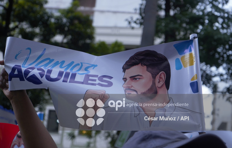 GYE-MARCHA APOYO AQUILES