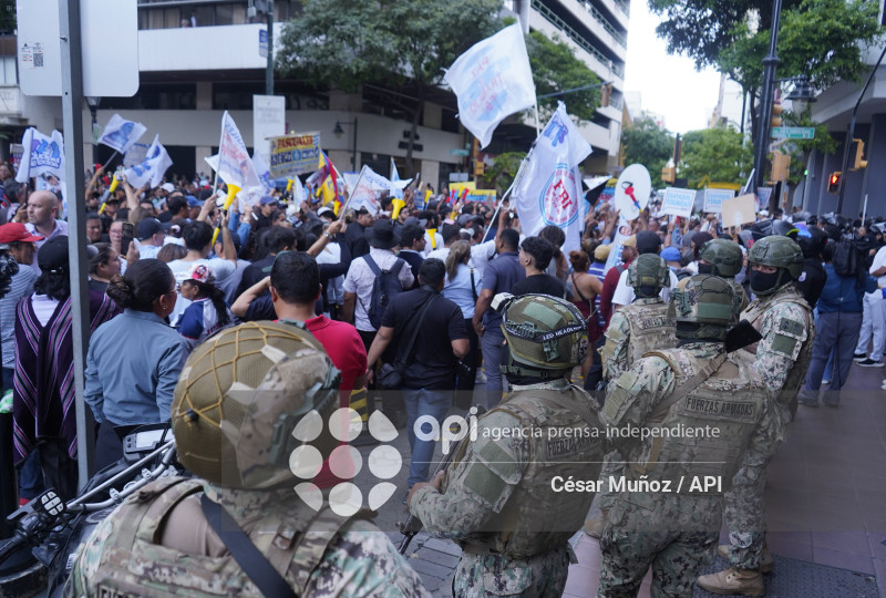 GYE-MARCHA APOYO AQUILES