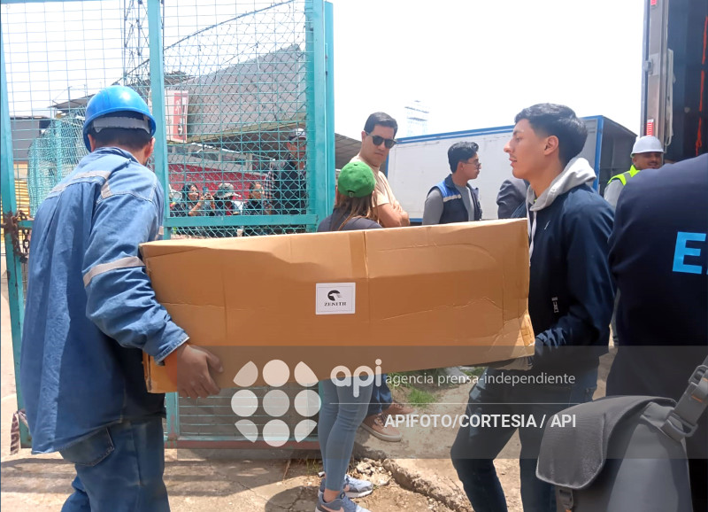 CUENCA-LUMINARIAS-ESTADIO ALEJANDRO SERRANO AGUILAR