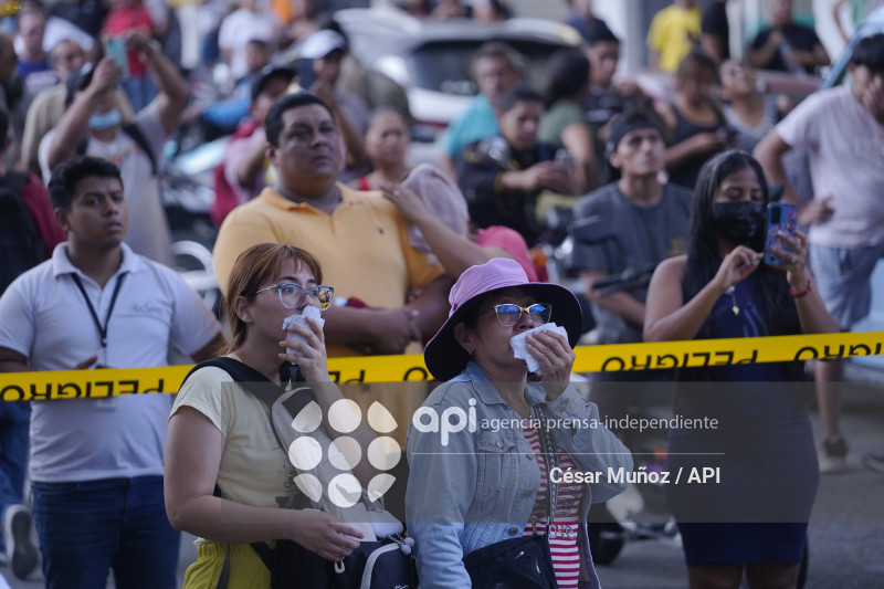 GYE-INCENDIO MULTICOMERCIO