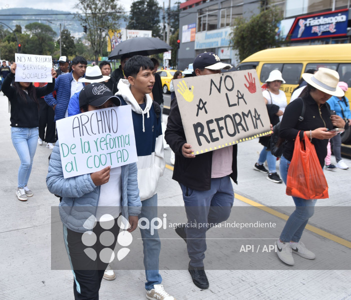 MARCHA PABEL SOLICITA ARCHIVO LEY COOTAD