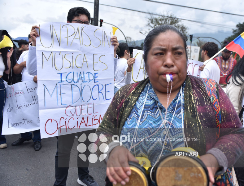 MARCHA PABEL SOLICITA ARCHIVO LEY COOTAD