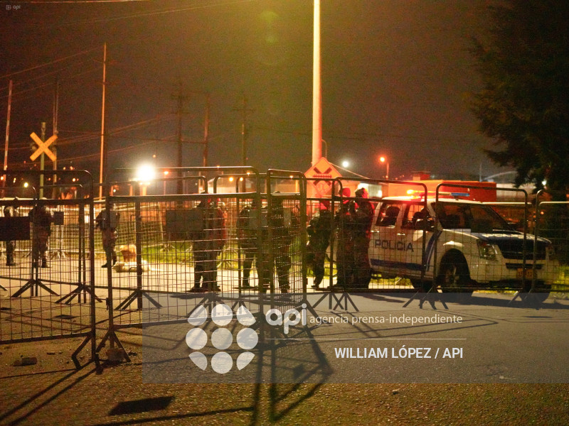 LLEGADA DE AQUILES ALVAREZ A CARCEL LATACUNGA