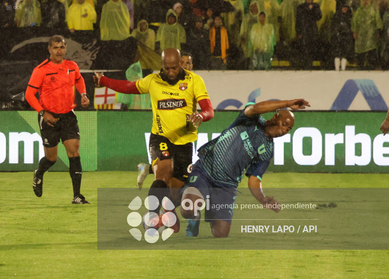 NOCHE AMARILLA QUITO