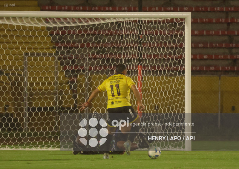 NOCHE AMARILLA QUITO