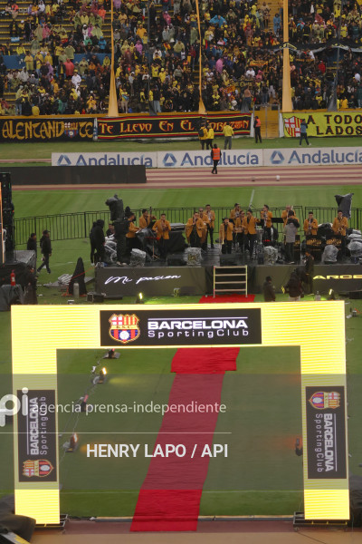 NOCHE AMARILLA QUITO