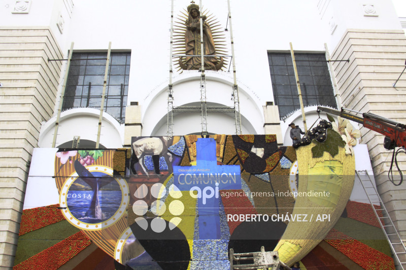 PREPARATIVOS FIESTA DE LAS FLORES Y LAS FRUTAS