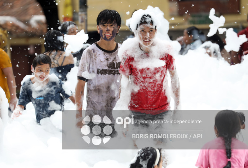 CUENCA.INICIO CARNAVAL-ESTUDIANTES