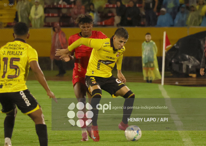 NOCHE AMARILLA QUITO