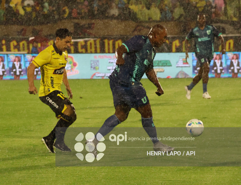 NOCHE AMARILLA QUITO