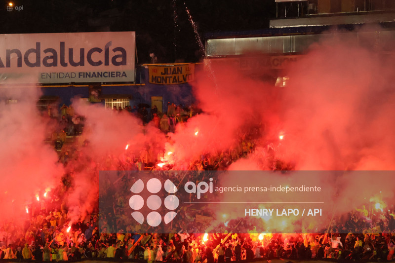 NOCHE AMARILLA QUITO