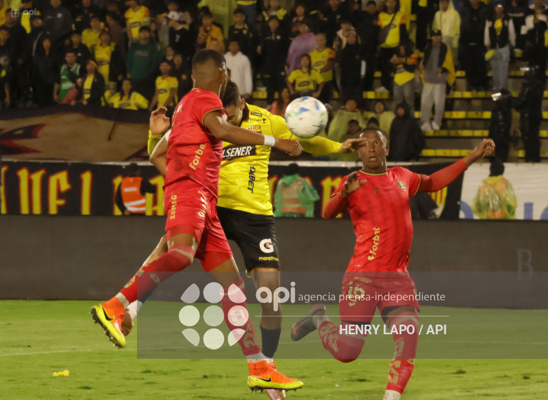 NOCHE AMARILLA QUITO