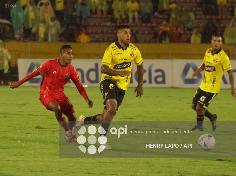 NOCHE AMARILLA QUITO