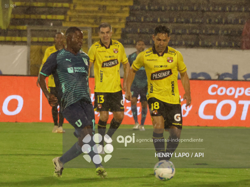 NOCHE AMARILLA QUITO