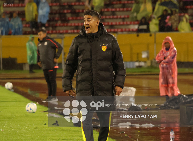 NOCHE AMARILLA QUITO