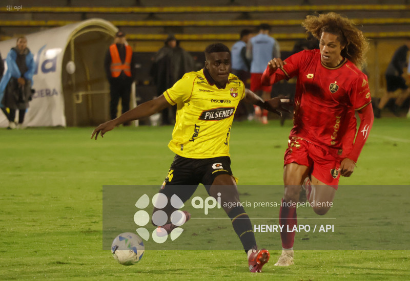 NOCHE AMARILLA QUITO