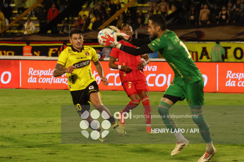 NOCHE AMARILLA QUITO