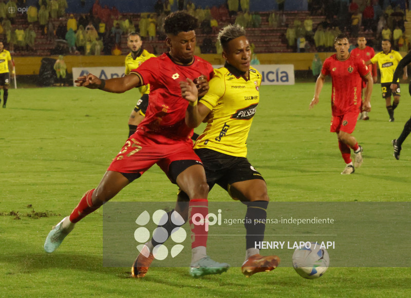 NOCHE AMARILLA QUITO
