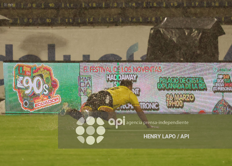 NOCHE AMARILLA QUITO