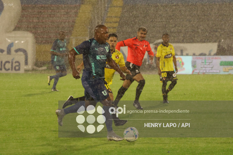 NOCHE AMARILLA QUITO