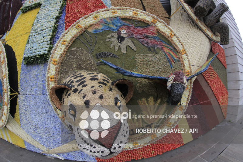 BENDICION FIESTA DE LAS FLORES Y LAS FRUTAS EN AMBATO
