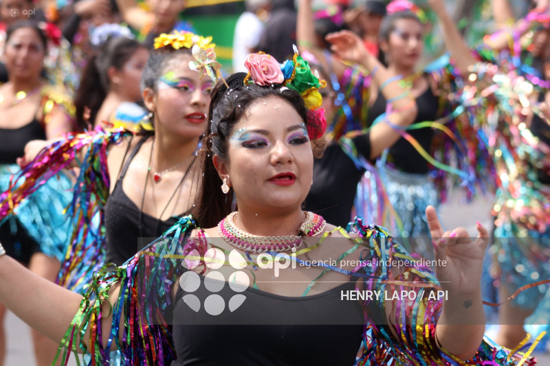 CARNAVAL DE COLORES QUITO