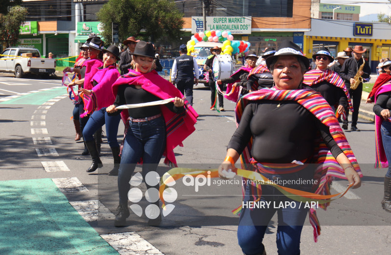 CARNAVAL DE COLORES QUITO