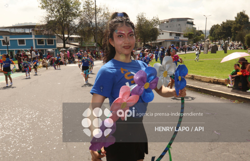 CARNAVAL DE COLORES QUITO