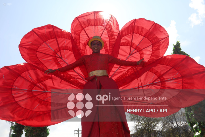 CARNAVAL DE COLORES QUITO