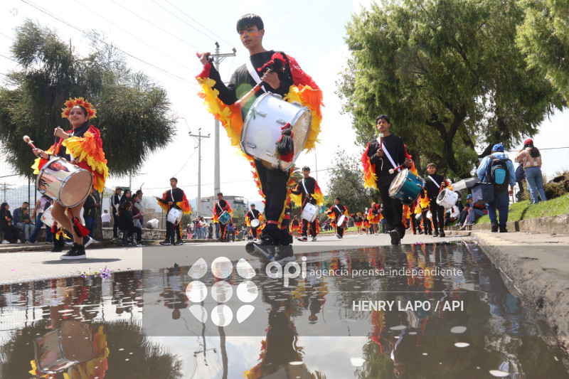 CARNAVAL DE COLORES QUITO