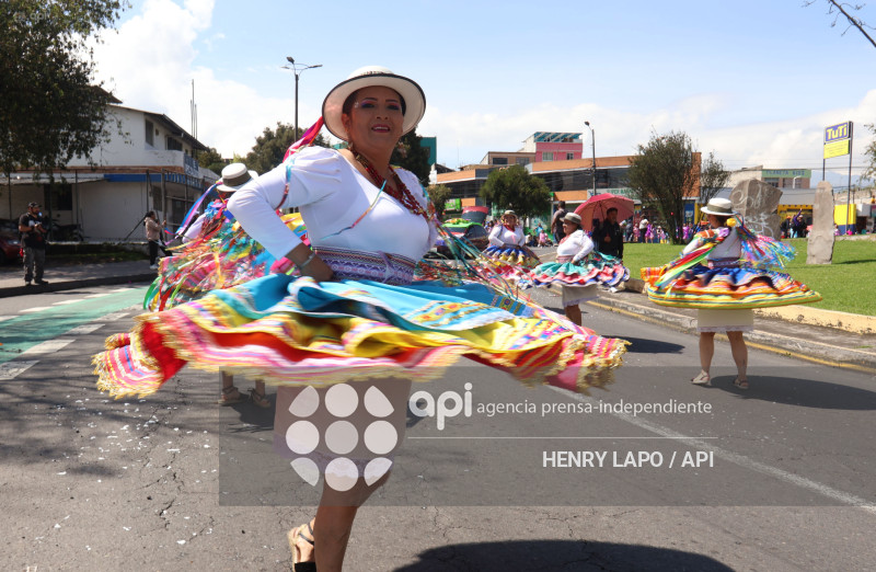 CARNAVAL DE COLORES QUITO
