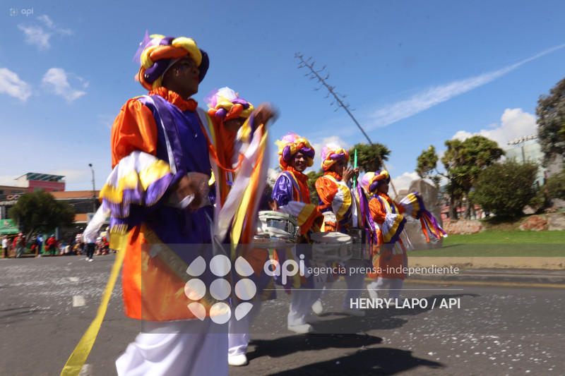 CARNAVAL DE COLORES QUITO