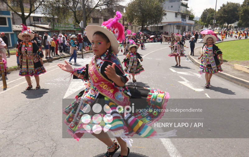 CARNAVAL DE COLORES QUITO