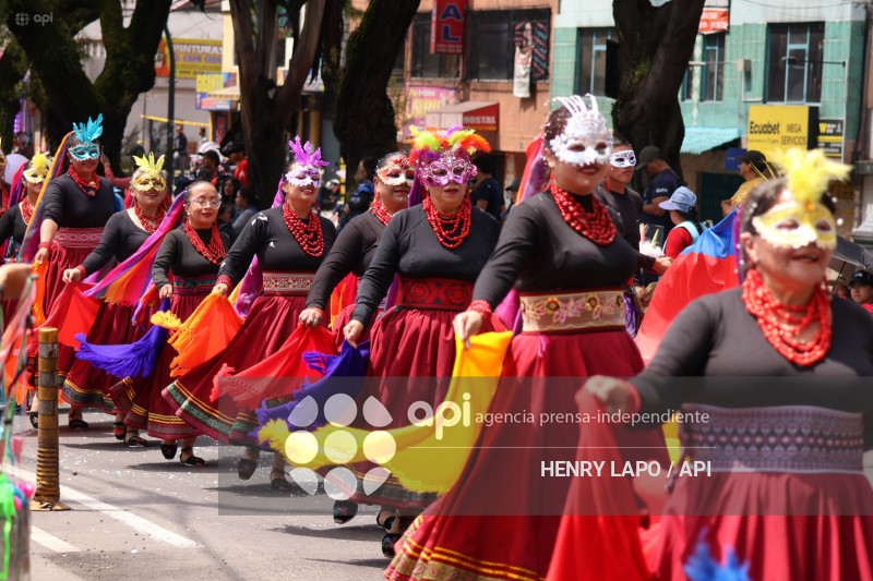 CARNAVAL DE COLORES QUITO